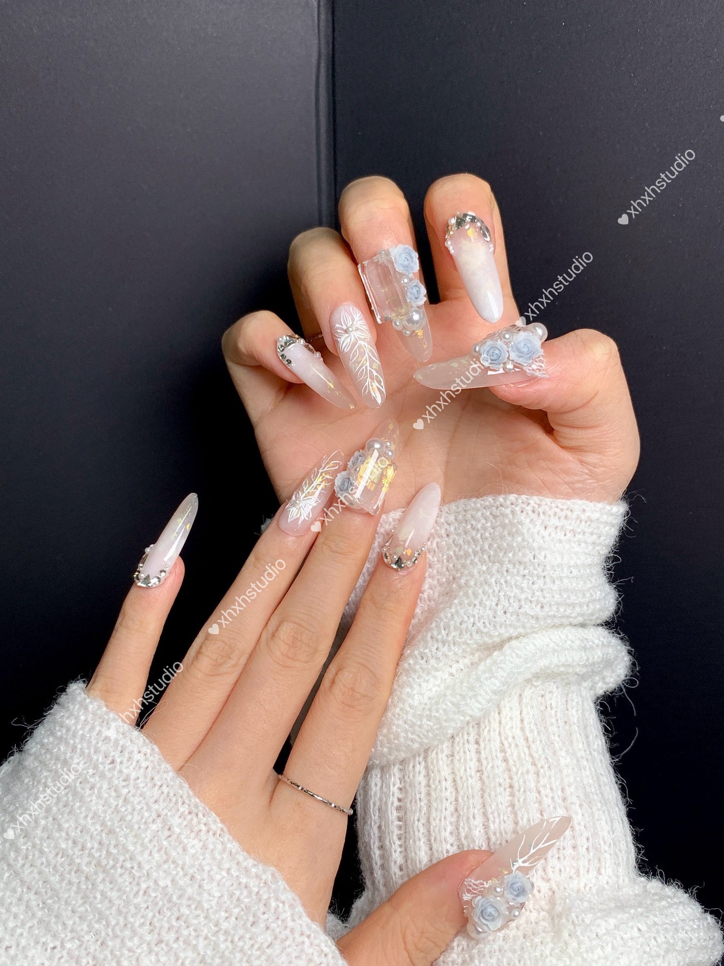 Soft Veil Fantasy Leaf Nail Art