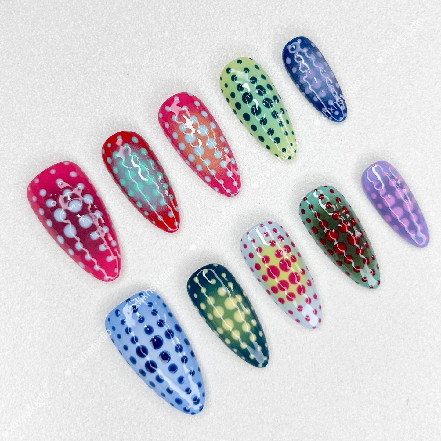 Polka - dot Fantasy Color Nail Art