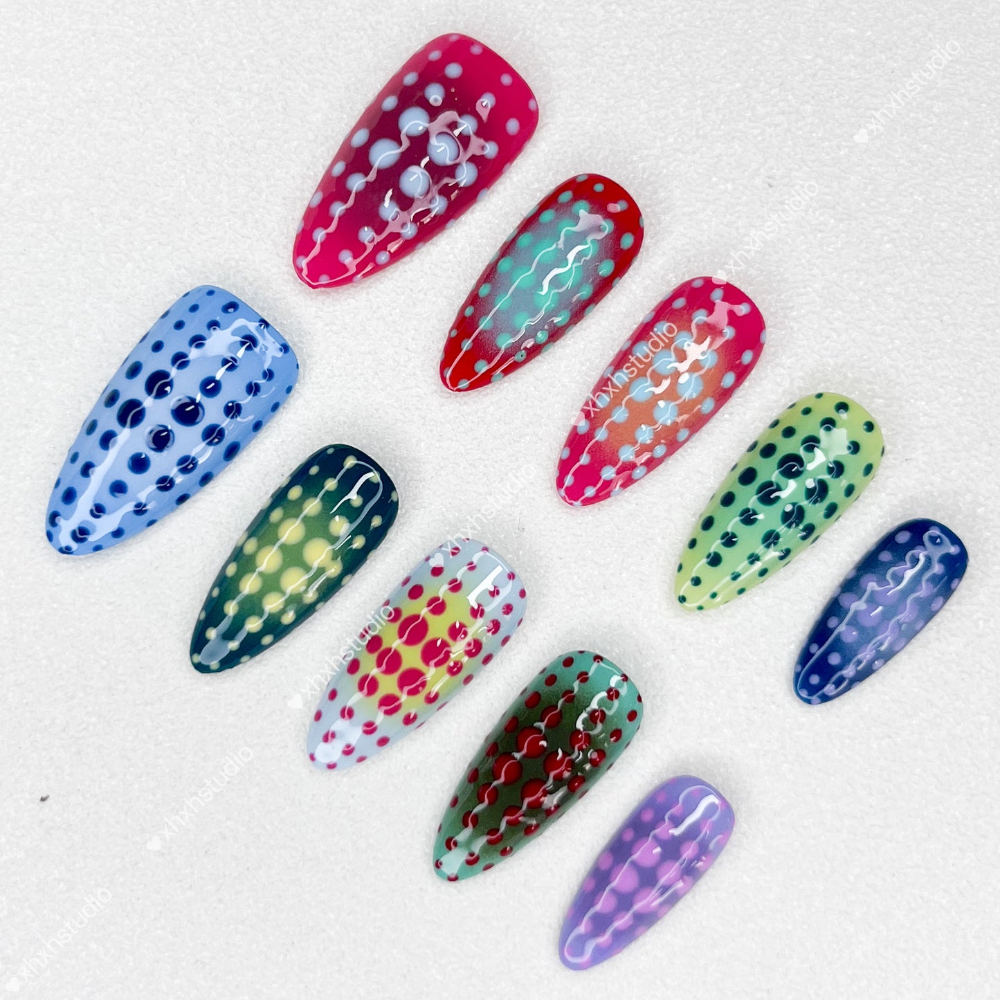 Polka - dot Fantasy Color Nail Art