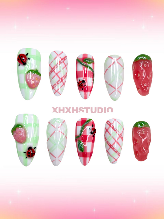 Strawberry - fun Plaid Nail Art