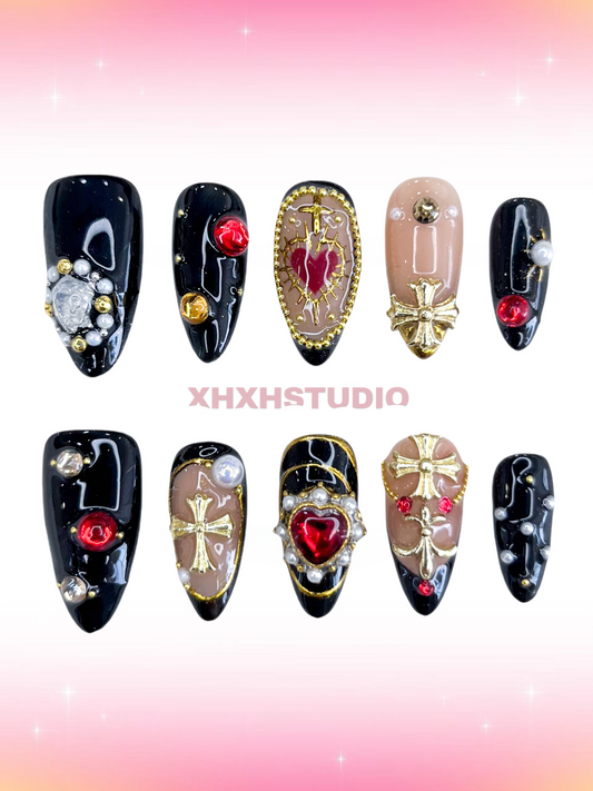 Dark Gold Dreamy Heart Nail Art